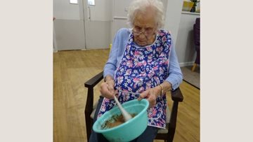 Ready, set, bake at Nottingham care home